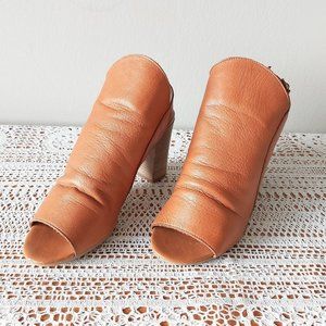 Kentia Sandals Size 38 Brown Caramel Leather Open Toe Comfort Block Wood Heels